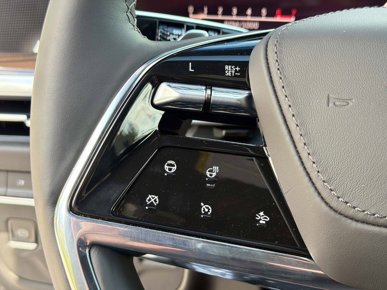 Used 2026 Cadillac Escalade ESV Platinum Sport w/ LPO, ONYX Package image 58