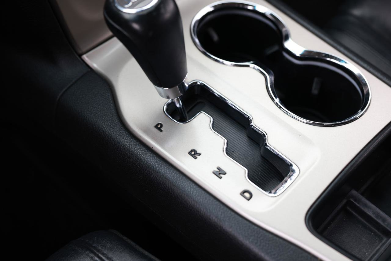 Used 2013 Jeep Grand Cherokee Limited image 38