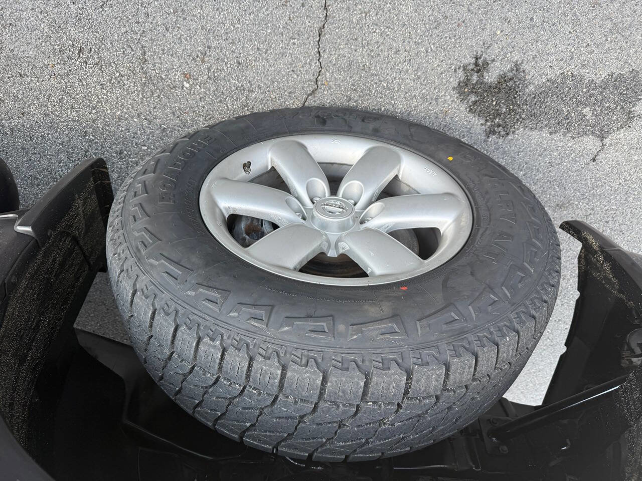 Used 2014 Nissan Titan SV w/ SV Value Truck Package image 10