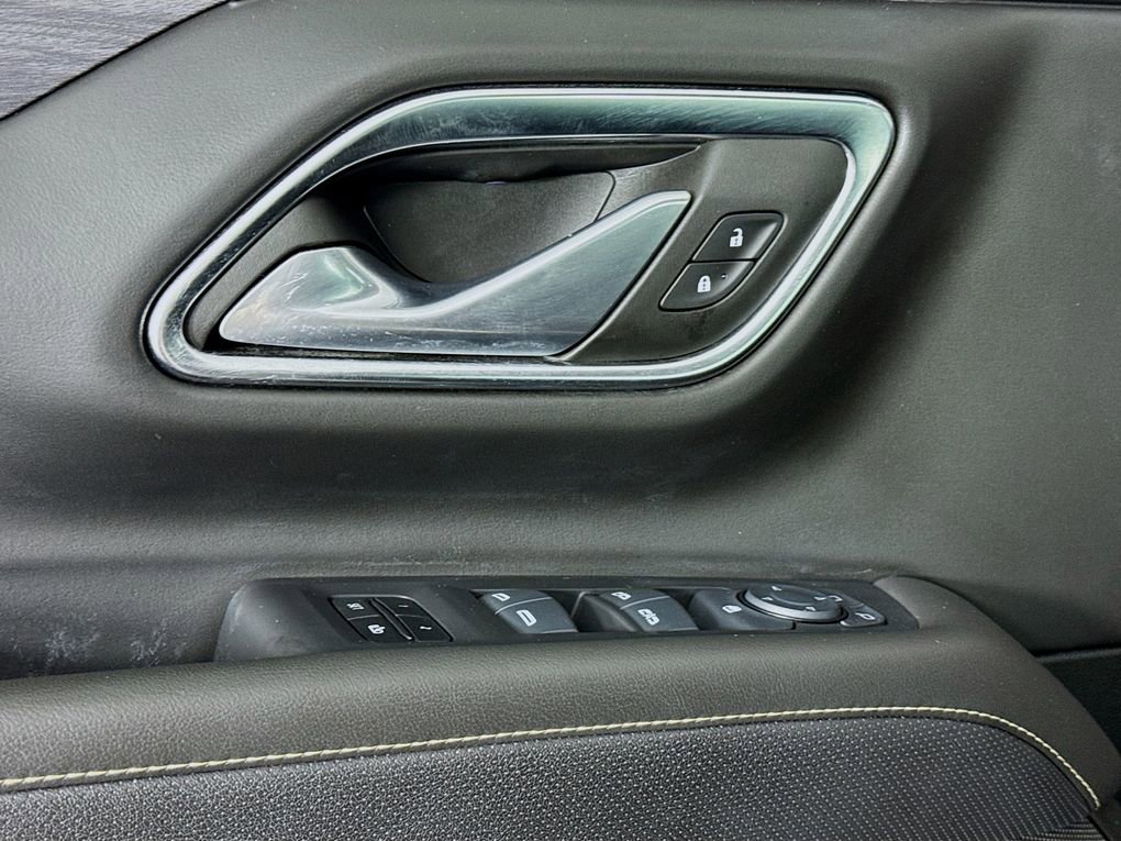 Used 2024 GMC Yukon SLT image 19