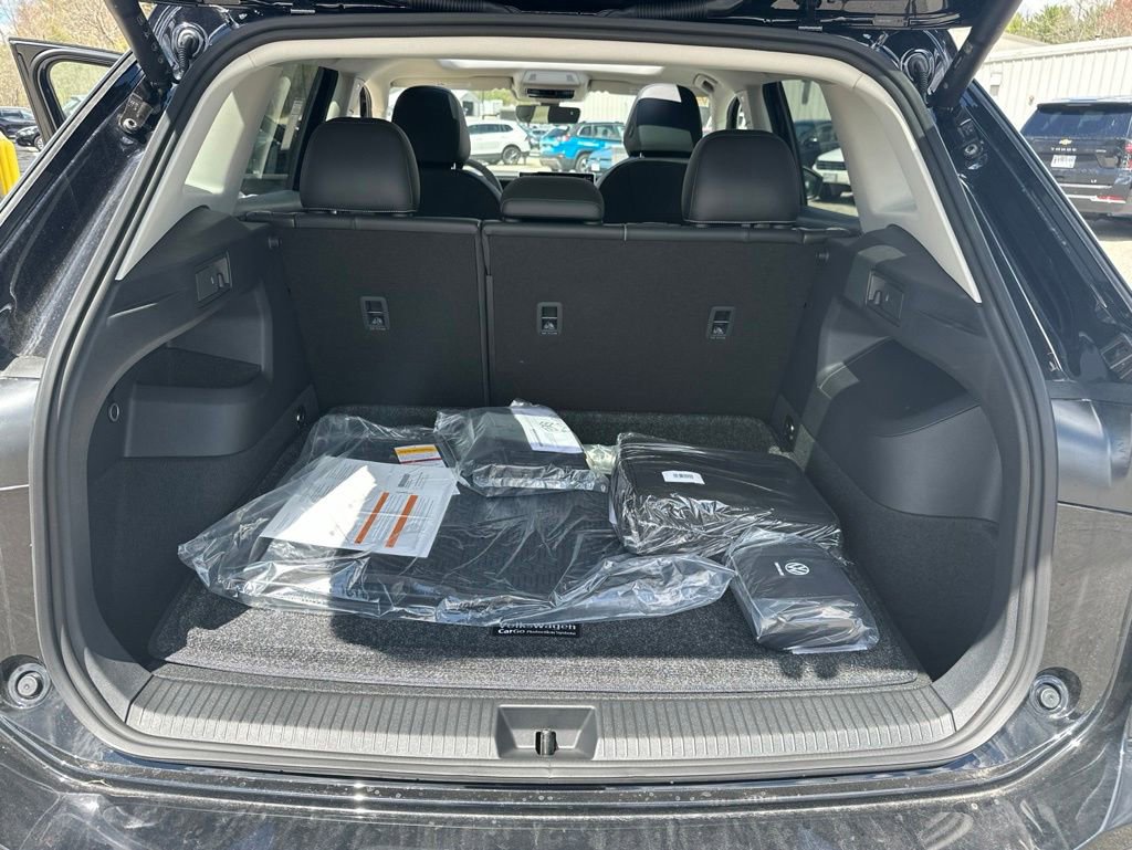 New 2026 Volkswagen Tiguan SE AWD/4WD image 22