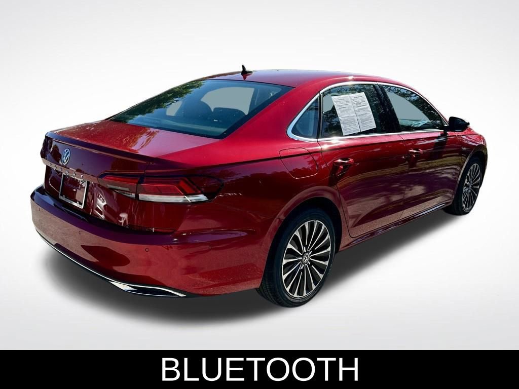 Used 2022 Volkswagen Passat 2.0T image 5