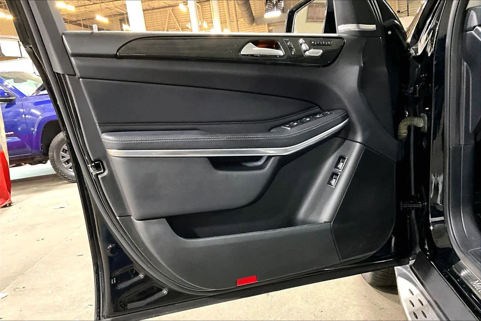 Used 2018 Mercedes-Benz GLS 550 4MATIC image 22