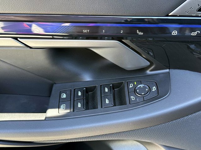 Certified 2025 BMW M5 w/ Executive Package image 17