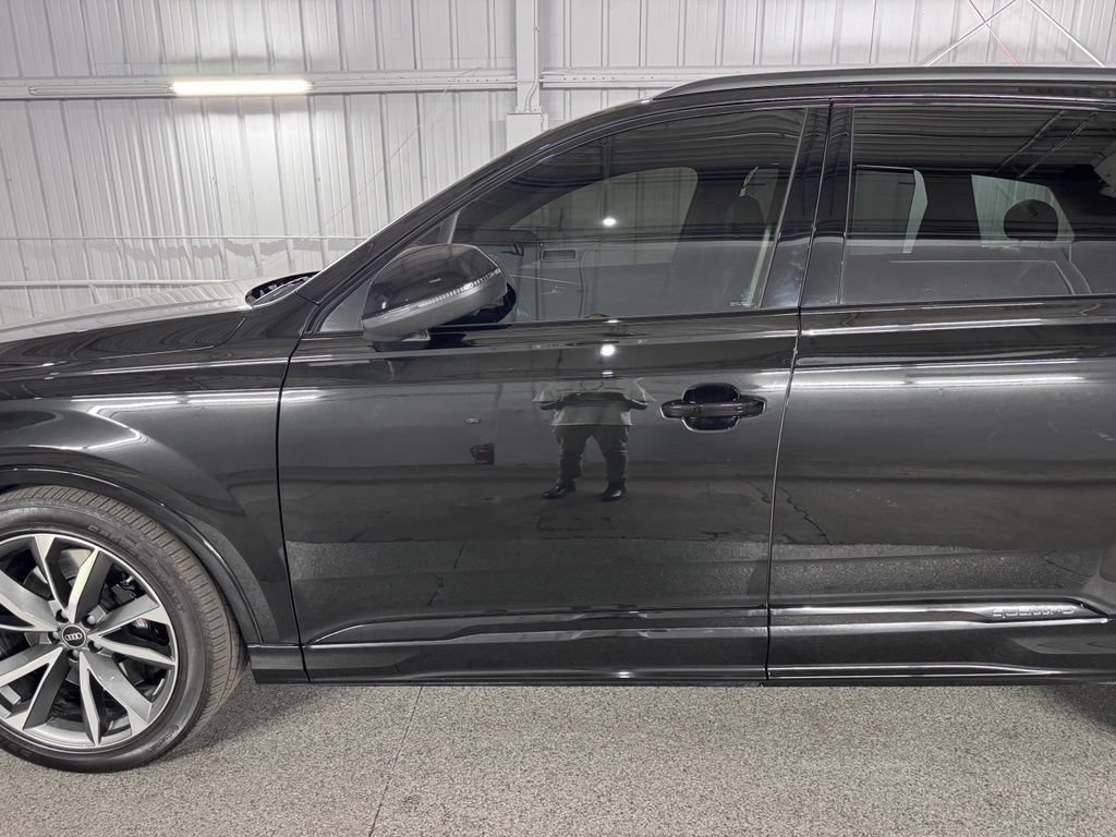 Used 2024 Audi SQ7 Premium Plus AWD/4WD image 19
