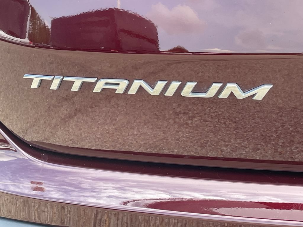 Certified 2024 Ford Edge Titanium AWD/4WD image 18