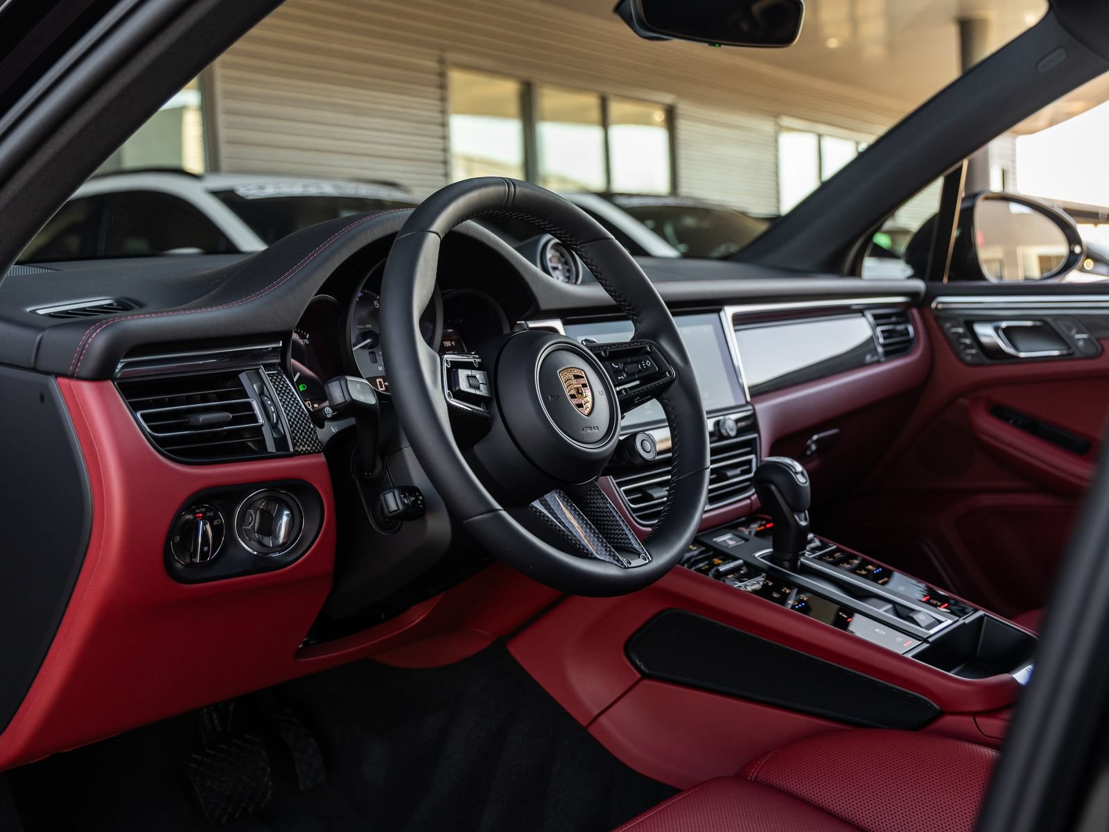 Certified 2026 Porsche Macan S AWD/4WD image 4