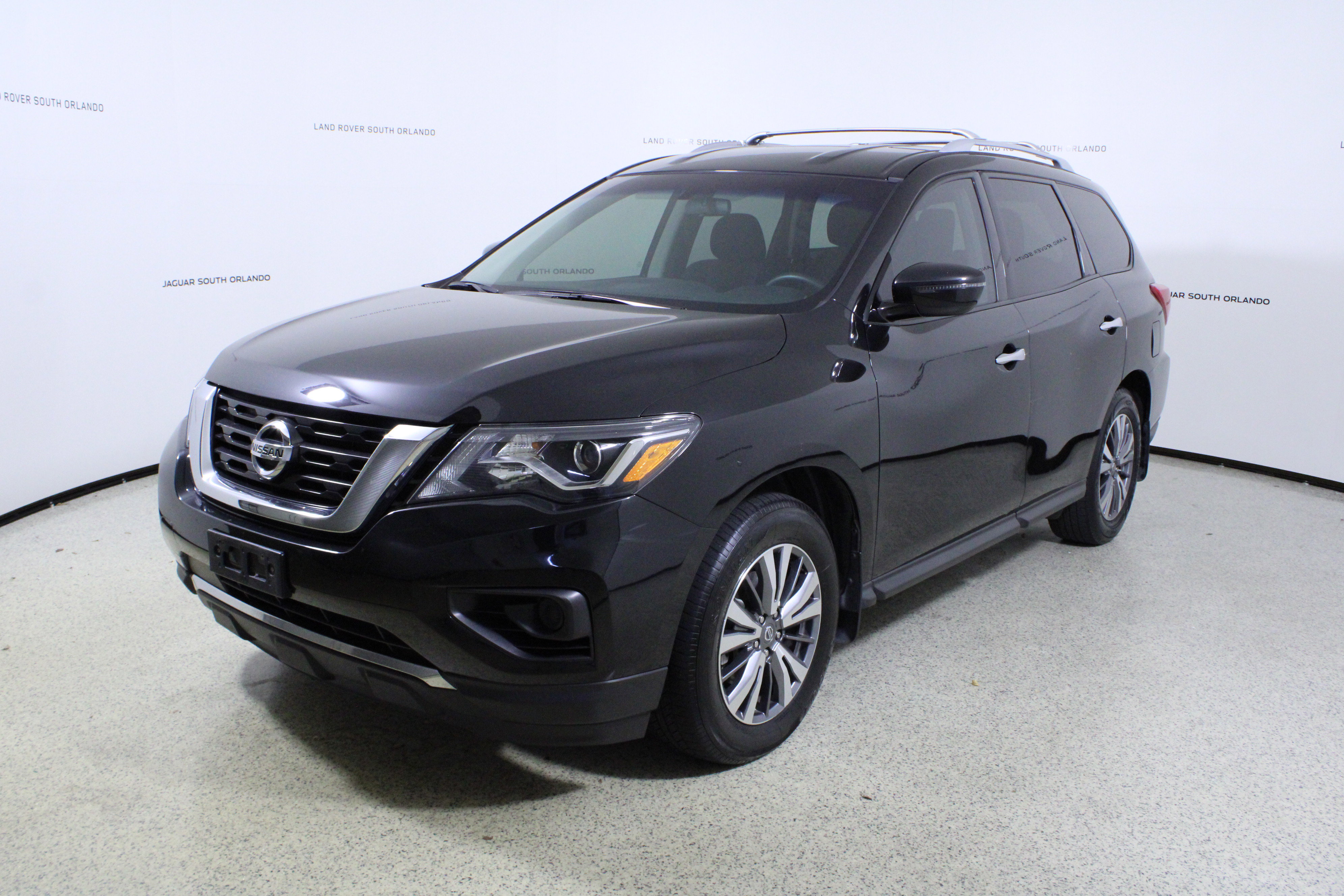 Used 2020 Nissan Pathfinder S image 4