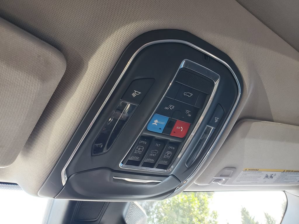 Used 2023 Jeep Grand Cherokee L Limited AWD/4WD image 34