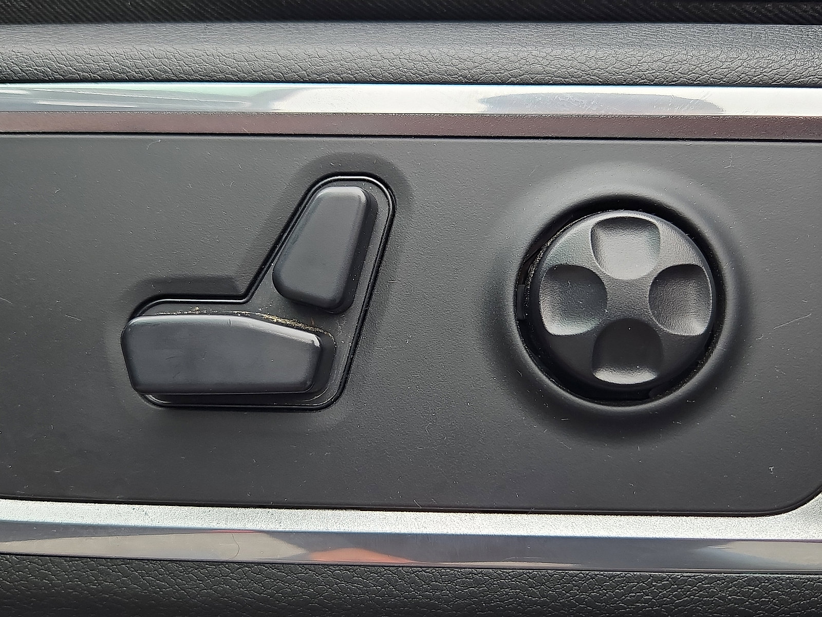 Used 2019 RAM 1500 Laramie image 13