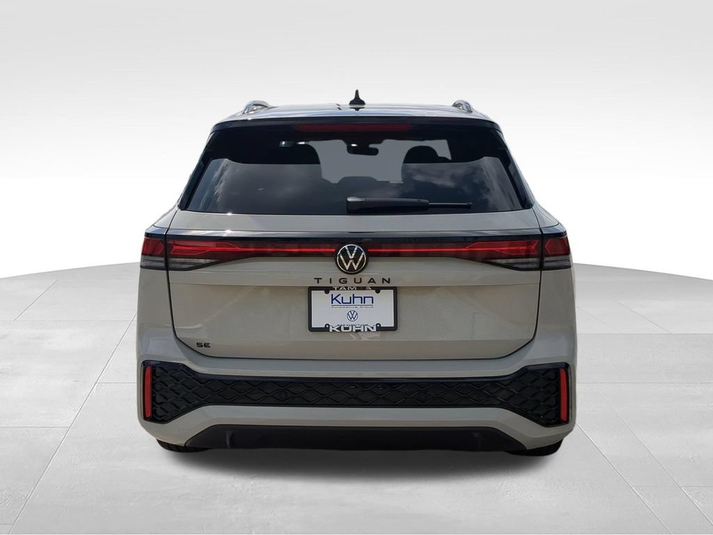 Certified 2026 Volkswagen Tiguan SE R-Line FWD image 5