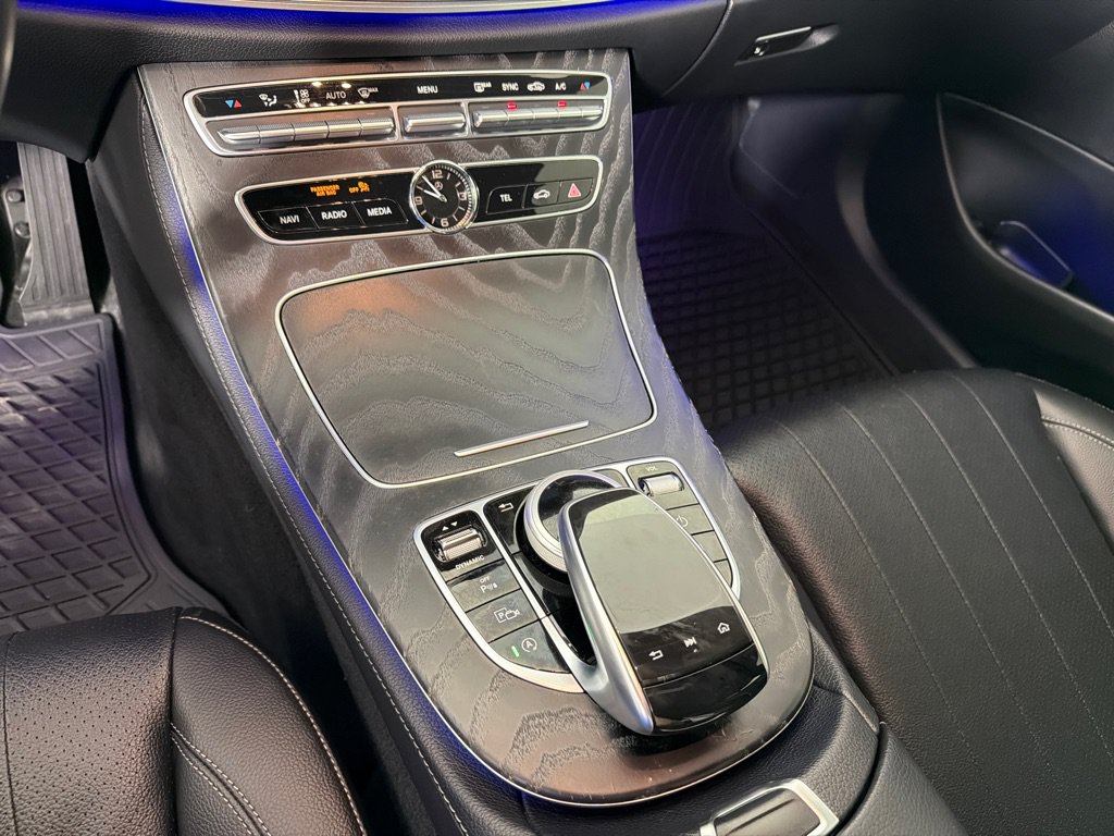 Used 2019 Mercedes-Benz E 300 4MATIC w/ Premium 1 Package image 18