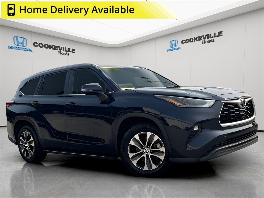 Used 2023 Toyota Highlander XLE image 1
