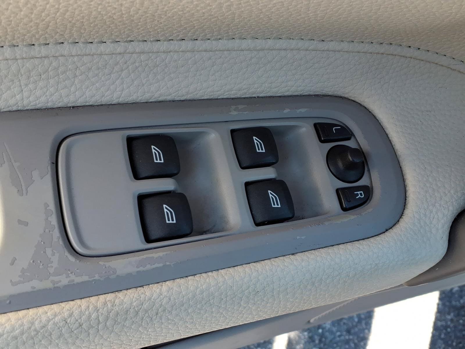 Used 2013 Volvo C70 T5 w/ Climate Pkg FWD image 15