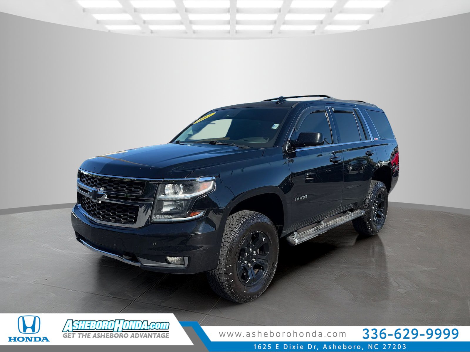 Used 2017 Chevrolet Tahoe LT w/ Luxury Package AWD/4WD image 1