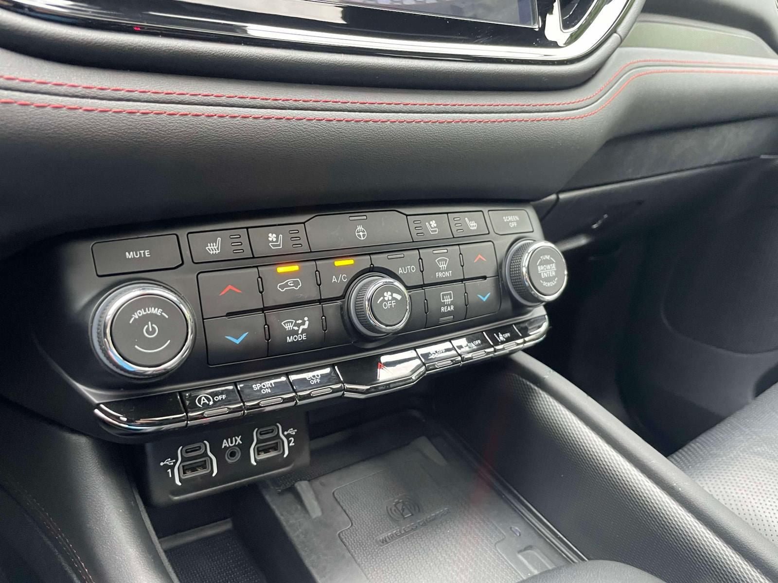 Used 2023 Dodge Durango GT AWD/4WD image 31