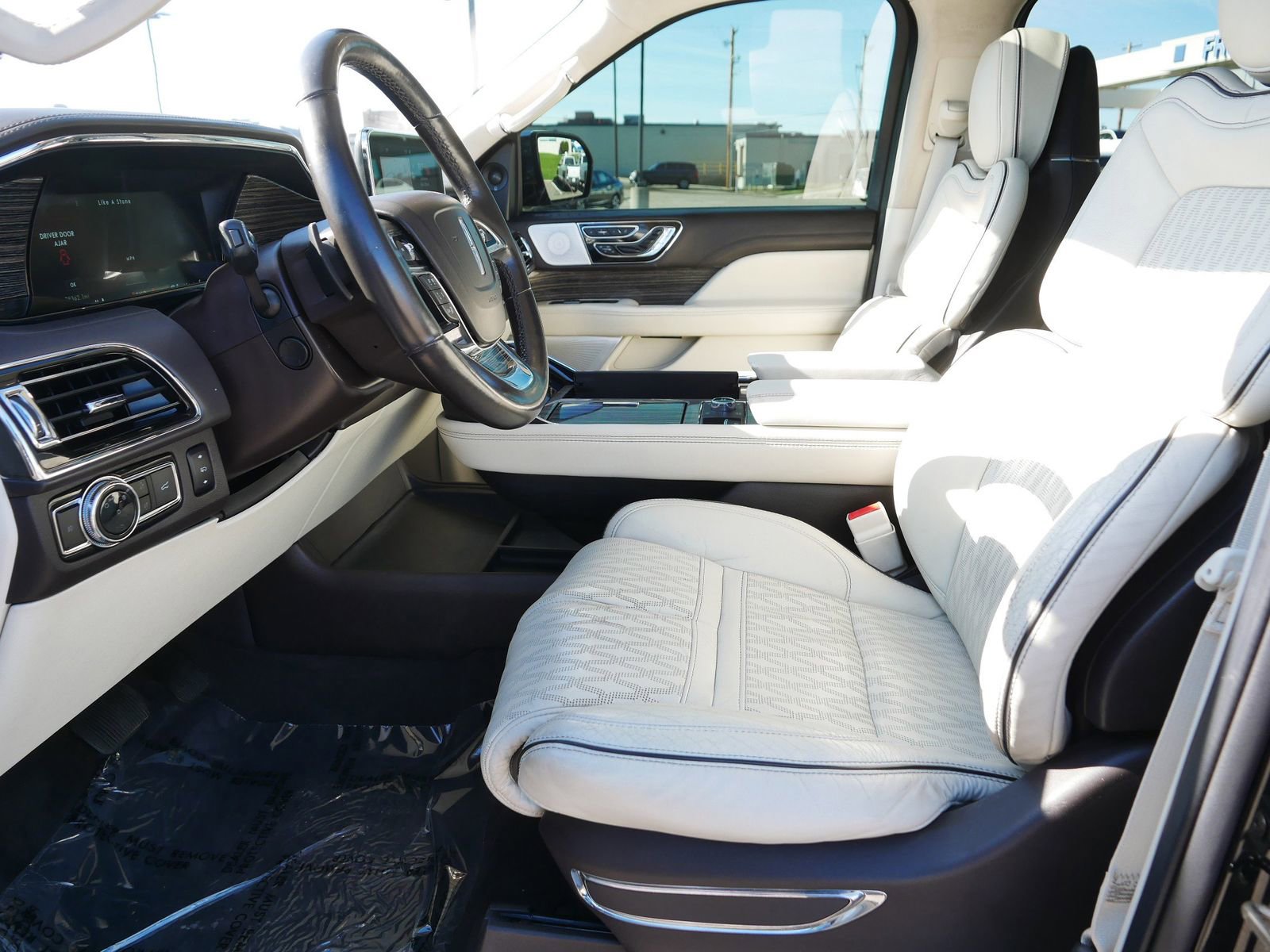 Used 2020 Lincoln Navigator Black Label w/ Cargo Convenience Package AWD/4WD image 15