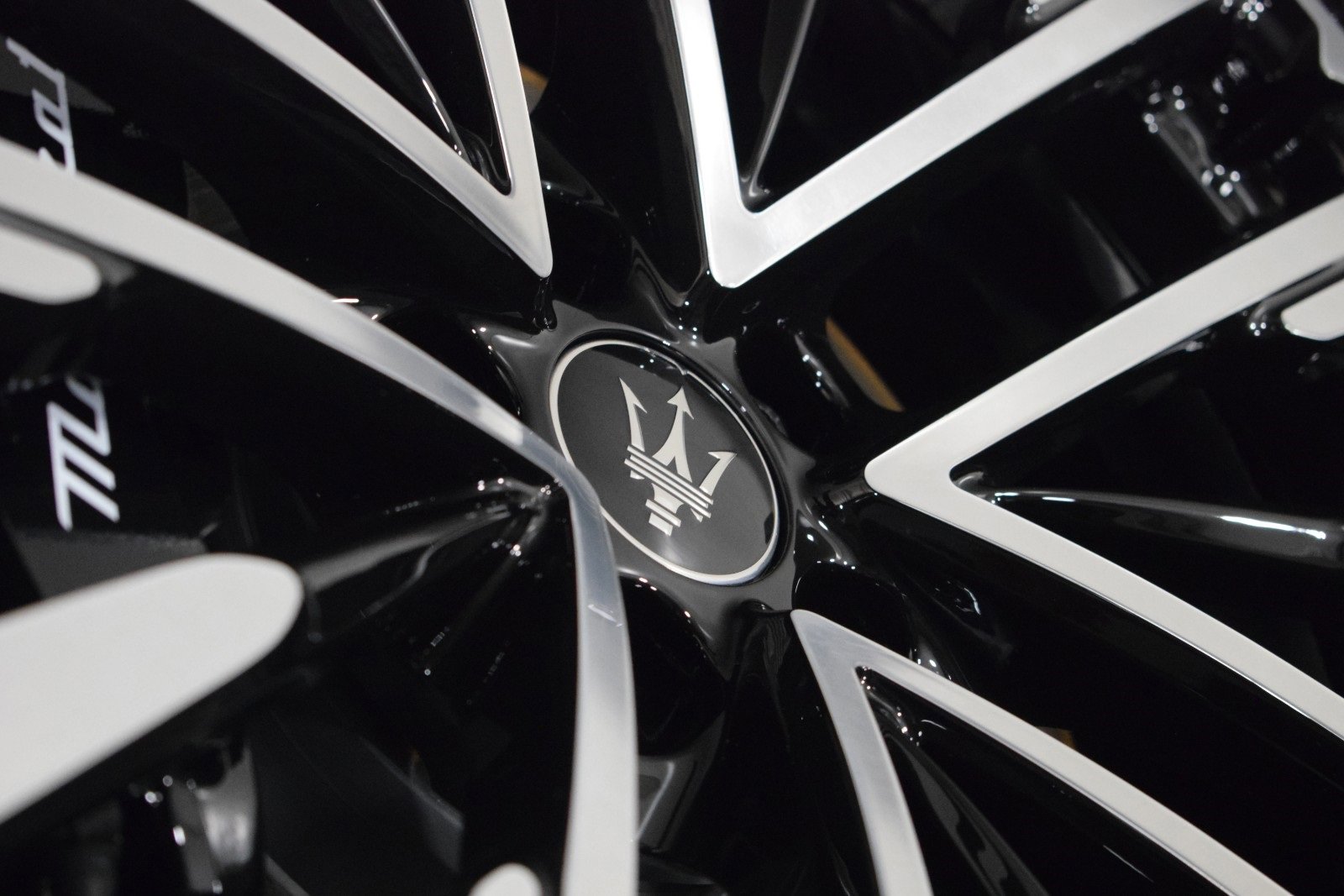 New 2025 Maserati Grecale Modena image 17