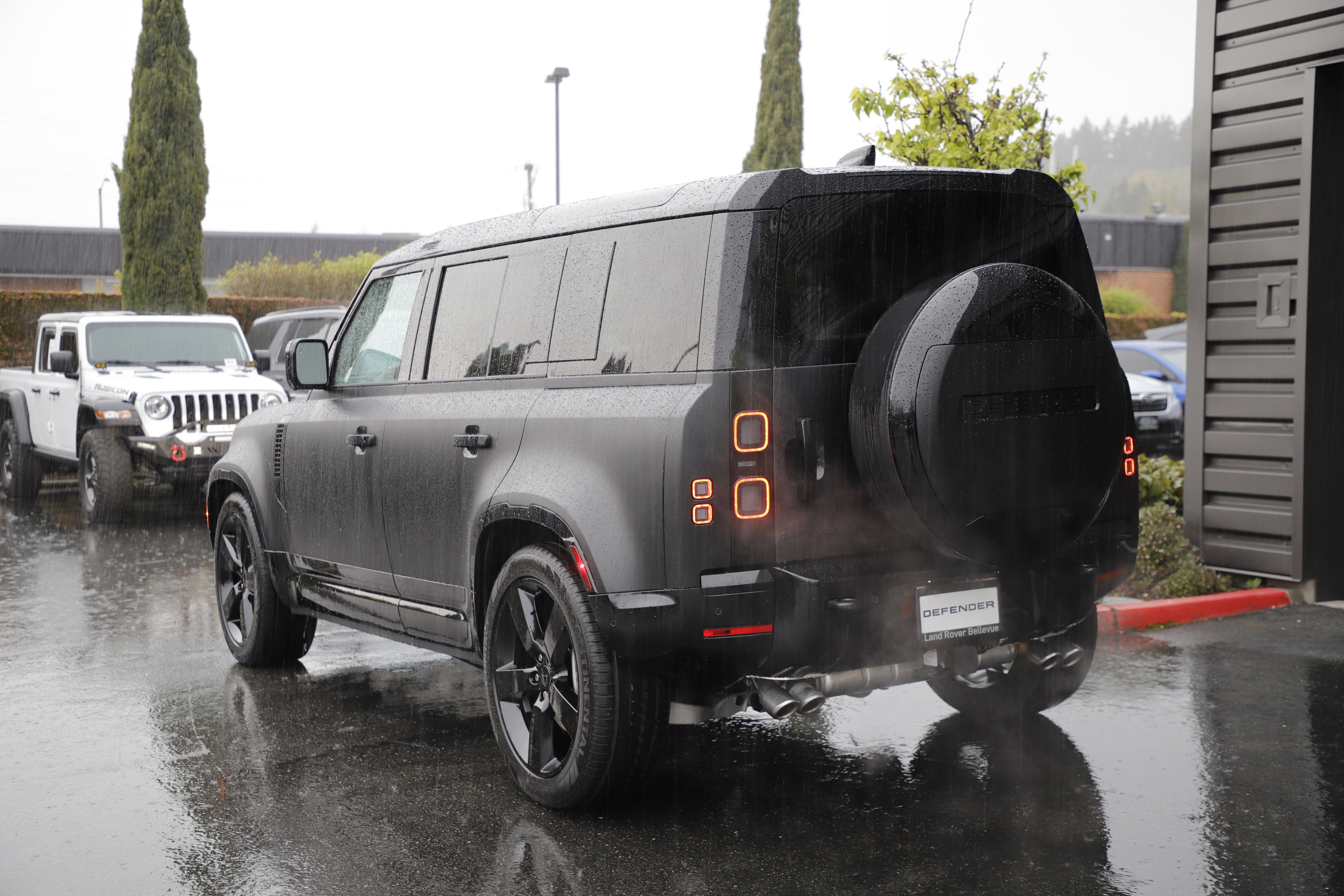 New 2026 Land Rover Defender 110 X-Dynamic SE image 6