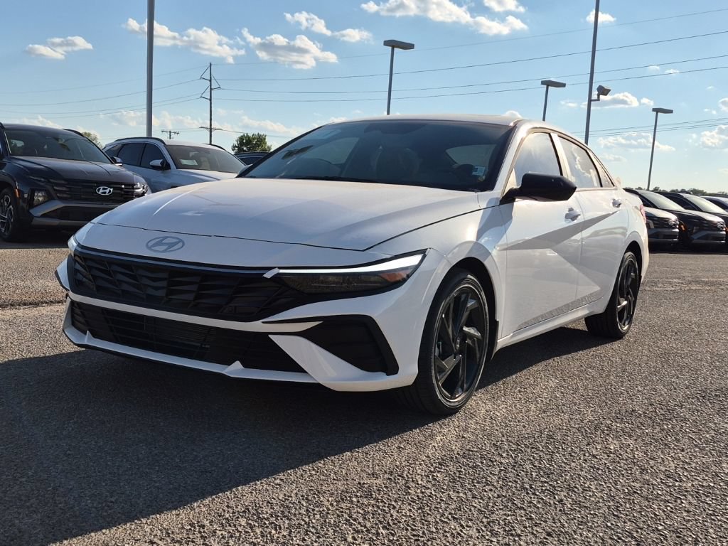 New 2026 Hyundai Elantra SEL Sport FWD image 6