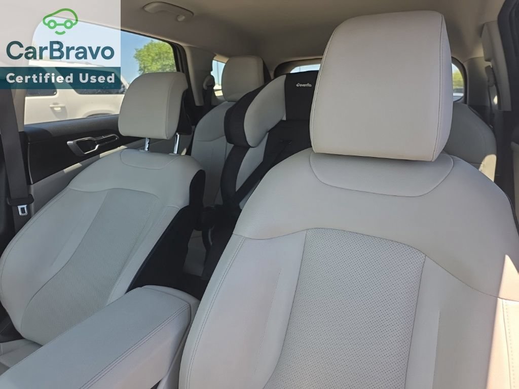 Used 2024 Kia Sportage EX AWD/4WD image 13