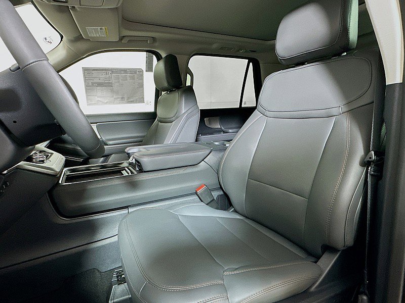 New 2025 Ford Expedition Active image 8