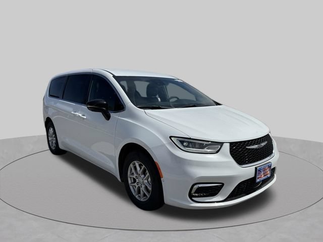New 2026 Chrysler Pacifica Select FWD image 10