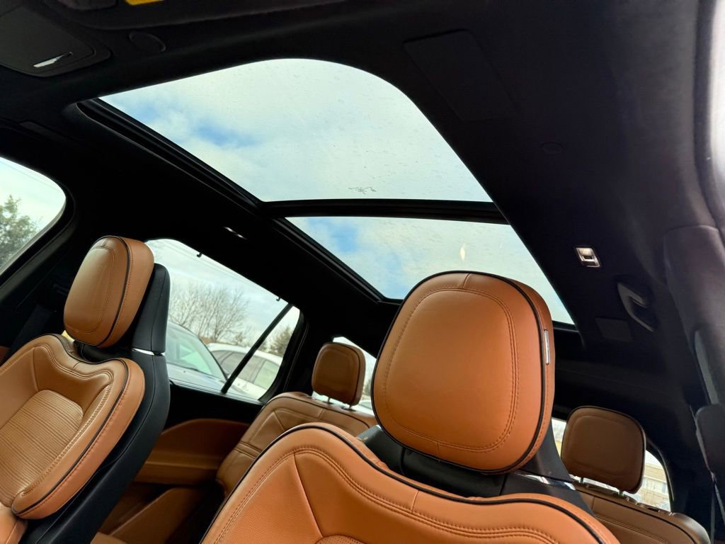 Used 2021 Lincoln Aviator Black Label w/ Dynamic Handling Package image 16