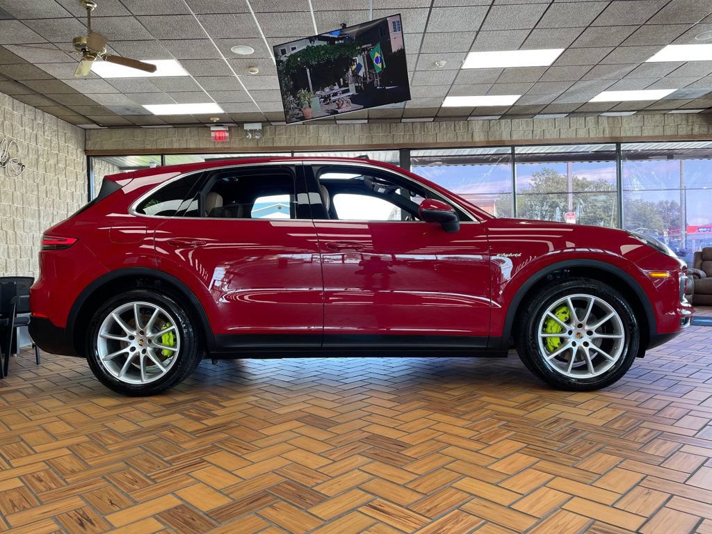 Used 2023 Porsche Cayenne w/ Premium Package AWD/4WD image 7