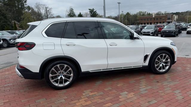 Used 2025 BMW X5 xDrive50e image 3