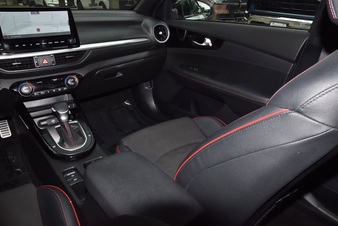 Used 2022 Kia Forte GT w/ GT Technology Package FWD image 17