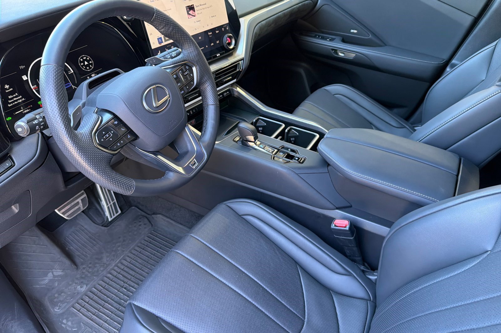 Certified 2025 Lexus TX 500h AWD w/ Technology Package image 11