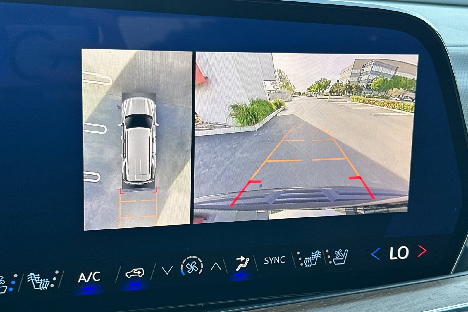 Certified 2025 Chevrolet Tahoe High Country image 27