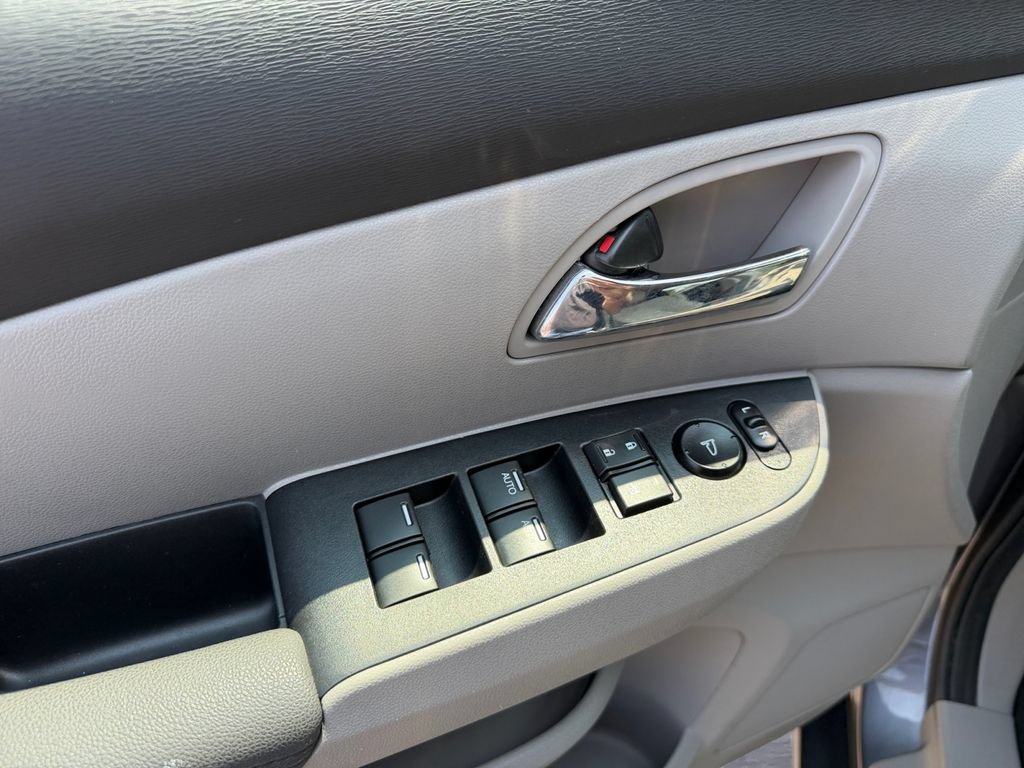 Used 2016 Honda Odyssey SE image 23