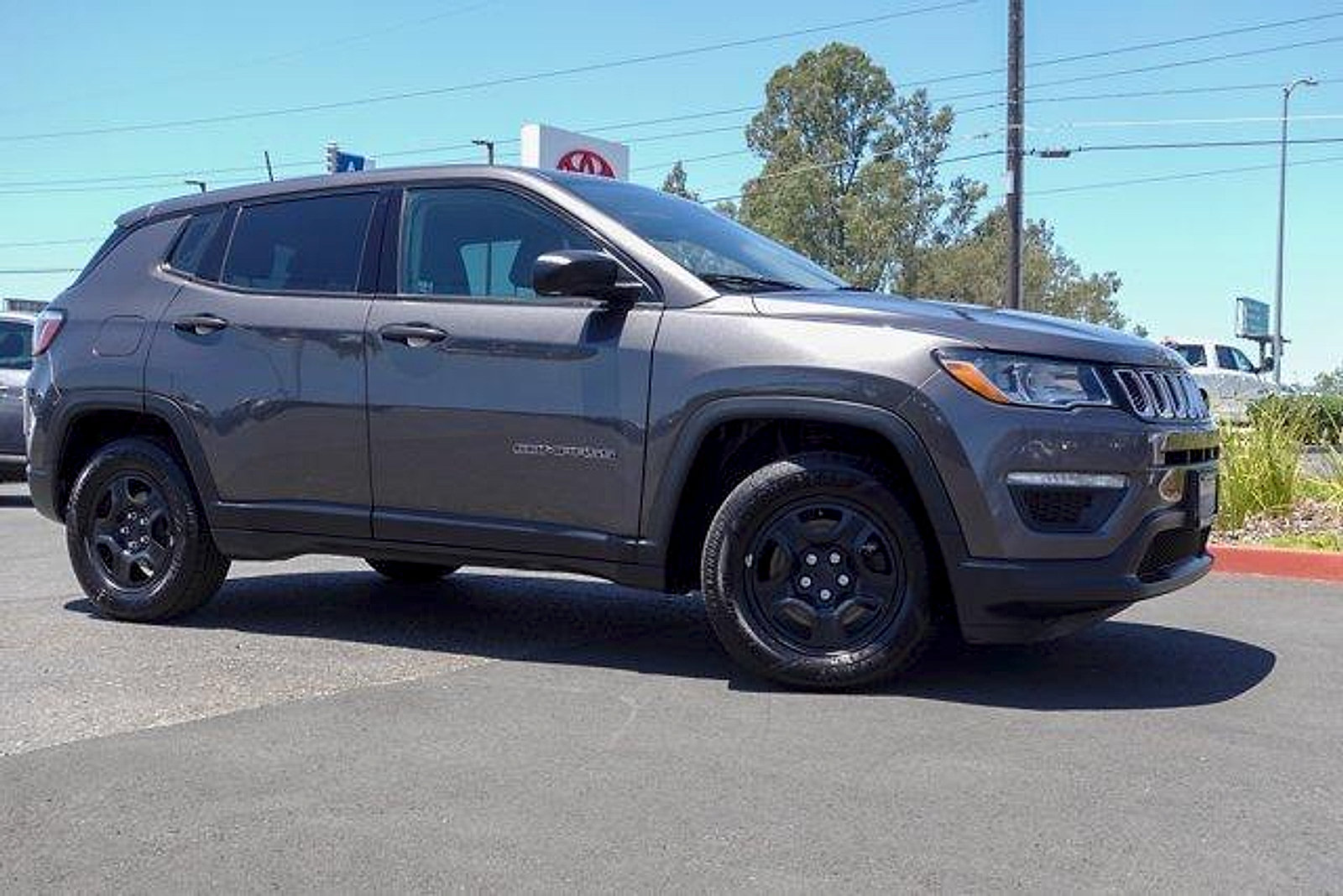 Used 2019 Jeep Compass Sport FWD image 4