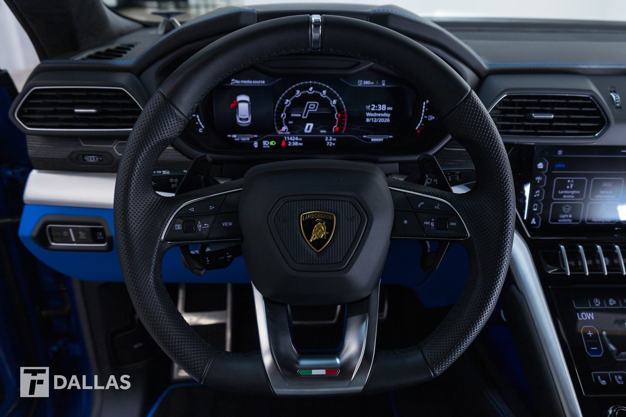 Used 2022 Lamborghini Urus AWD/4WD image 25