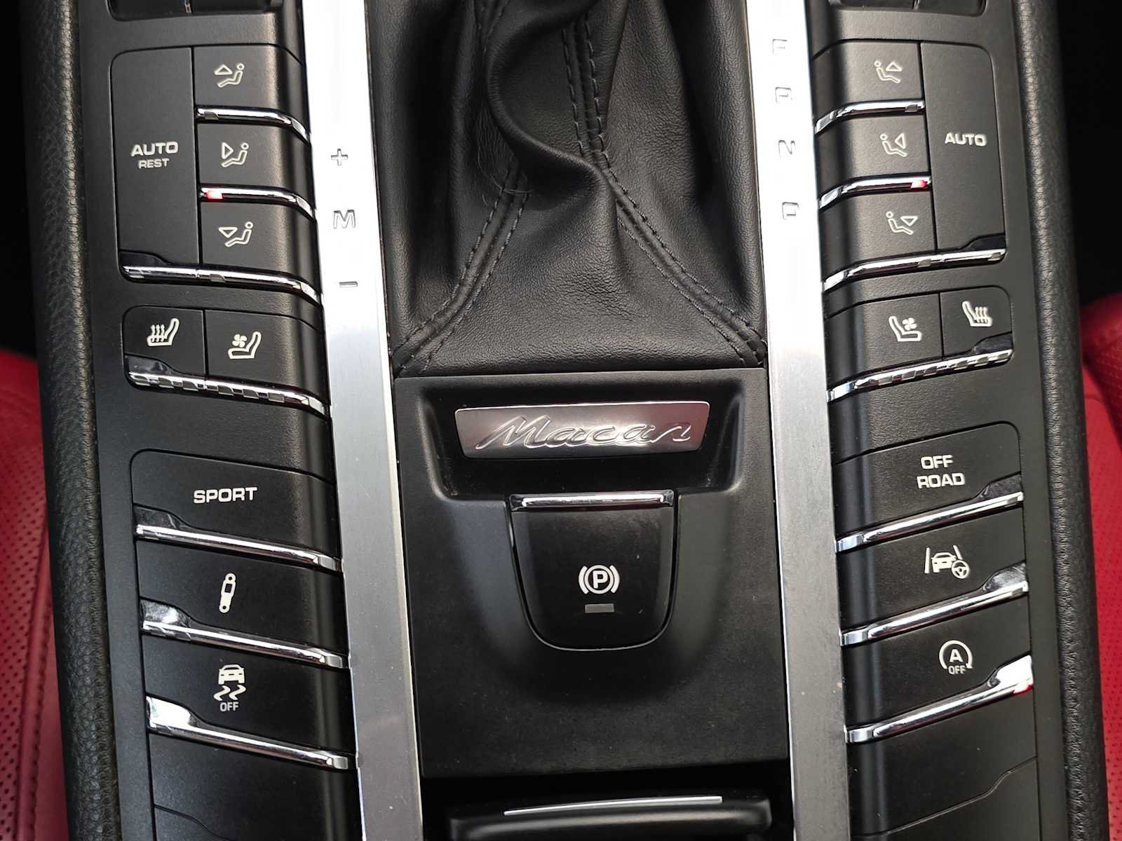 Used 2015 Porsche Macan Turbo AWD/4WD image 18