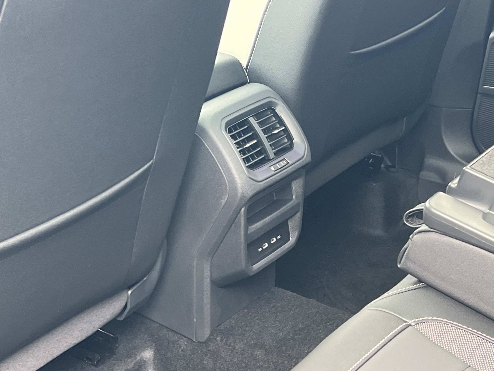 New 2026 Volkswagen Taos SE FWD image 23