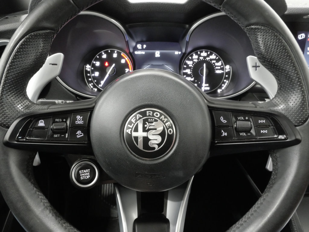Used 2023 Alfa Romeo Stelvio Veloce AWD/4WD image 16