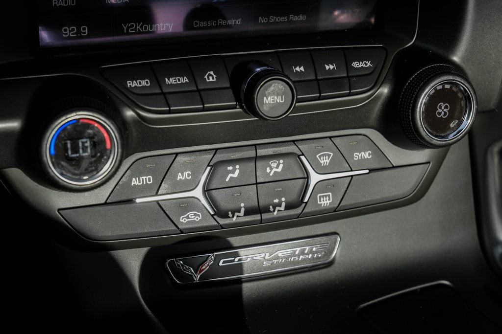 Used 2016 Chevrolet Corvette Stingray Coupe RWD image 28