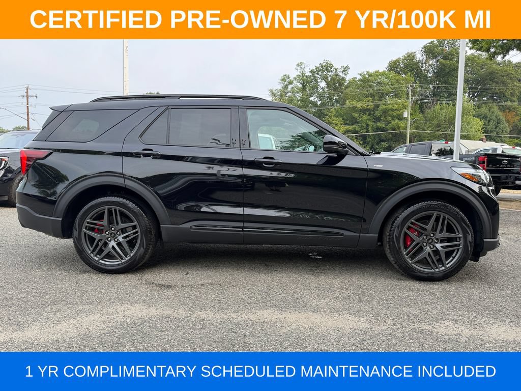 Used 2025 Ford Explorer ST-Line w/ ST-Line Street Pack AWD/4WD image 9