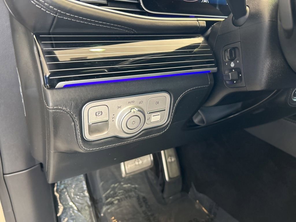 Used 2021 Mercedes-Benz Maybach GLS 600 4MATIC image 55