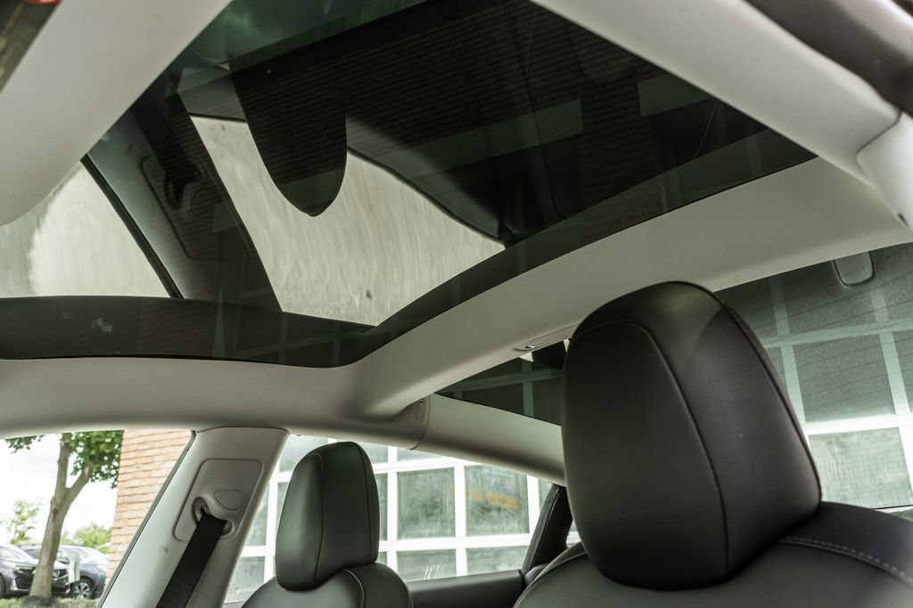 Used 2022 Tesla Model 3 Long Range AWD/4WD image 10