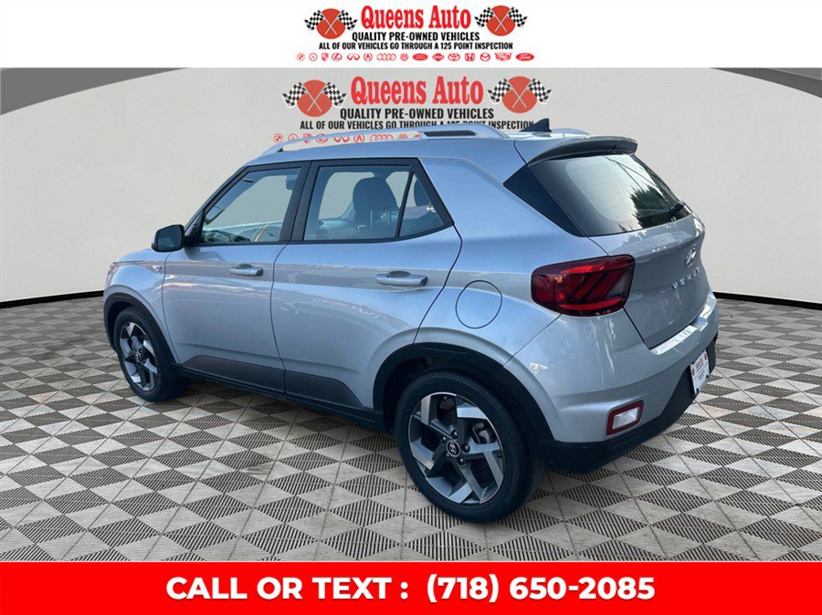 Used 2021 Hyundai Venue SEL w/ Cargo Package FWD image 4