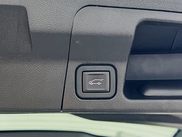 Used 2023 GMC Acadia SLE w/ Driver Convenience Package image 25