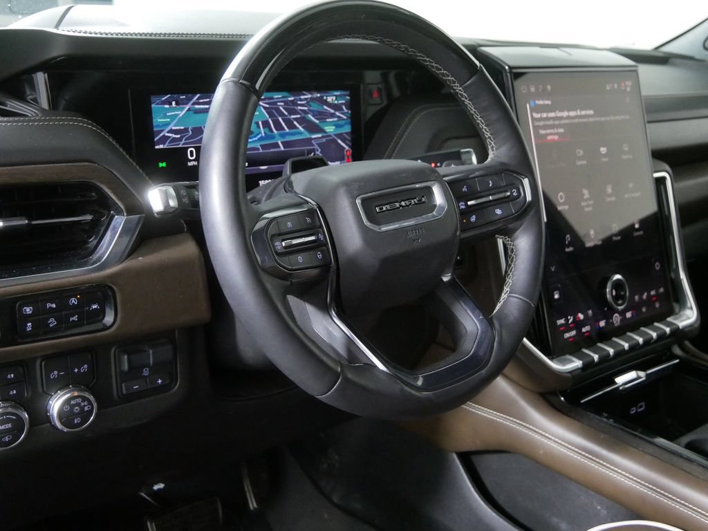 Used 2025 GMC Yukon Denali Ultimate AWD/4WD image 12