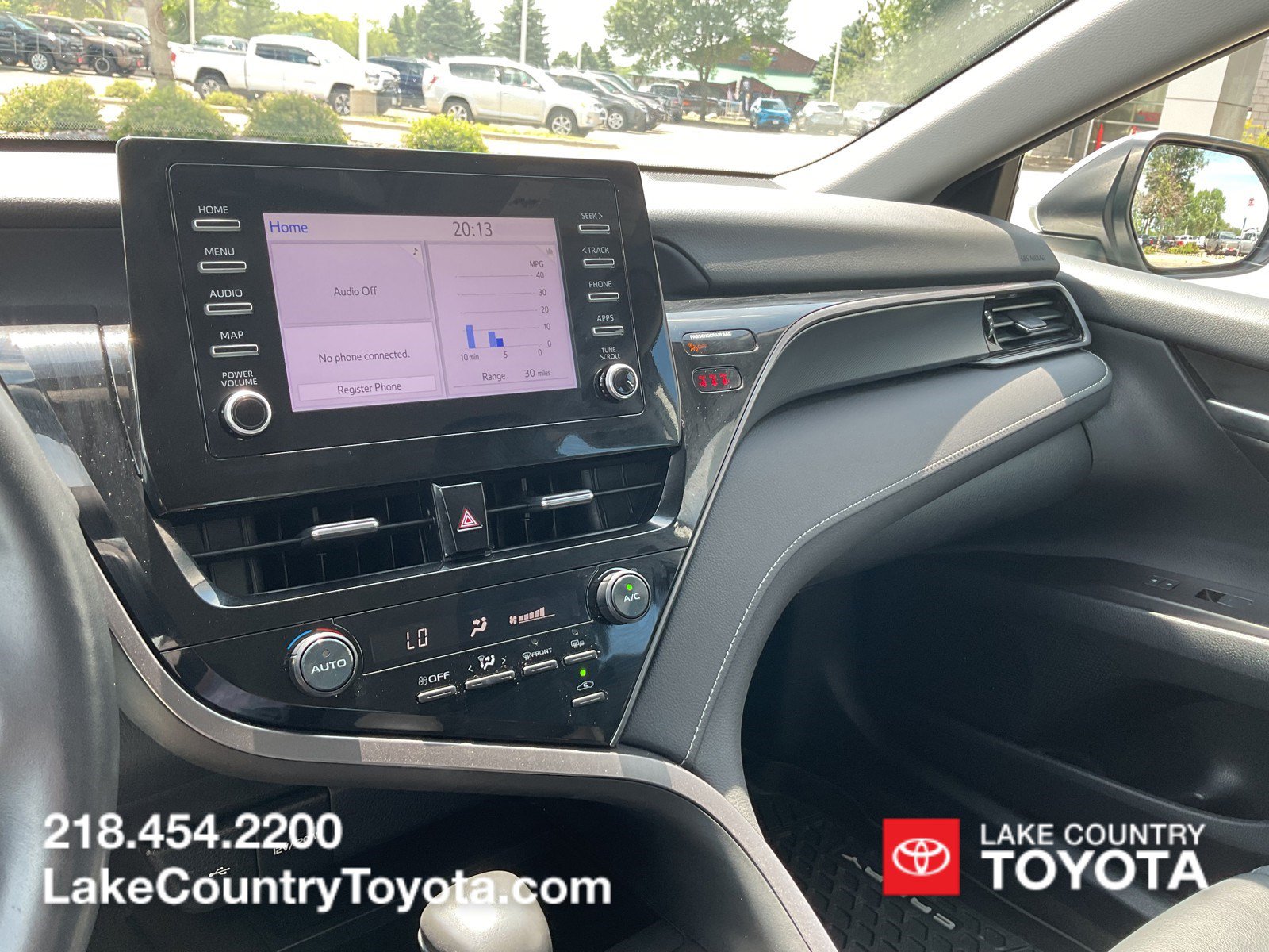 Used 2024 Toyota Camry SE FWD image 25