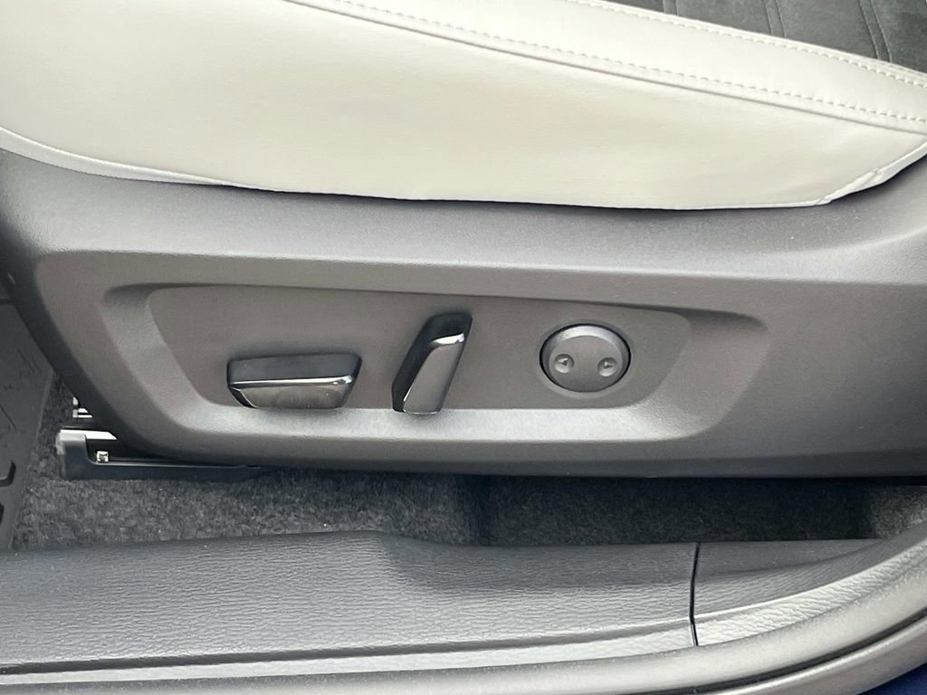 New 2026 Mitsubishi Outlander SE FWD image 11