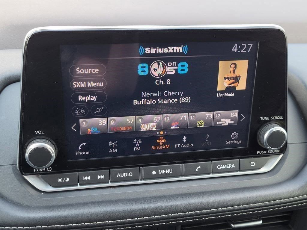 Used 2023 Nissan Rogue SV image 11