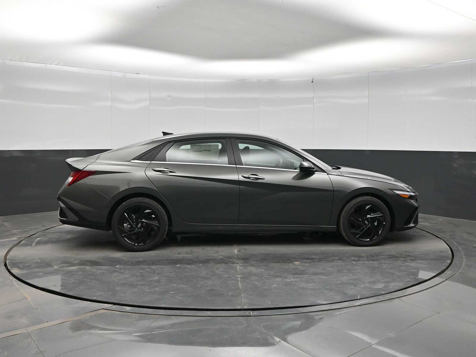 New 2026 Hyundai Elantra SEL Sport Premium FWD image 9